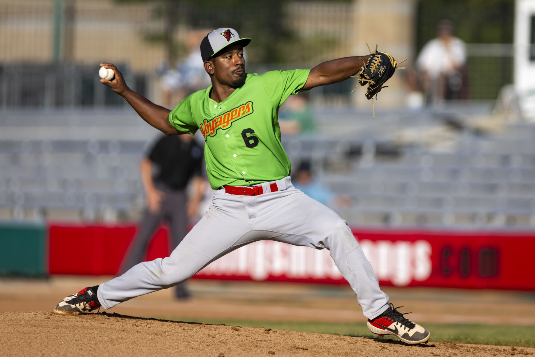 Mustangs vs. Voyagers